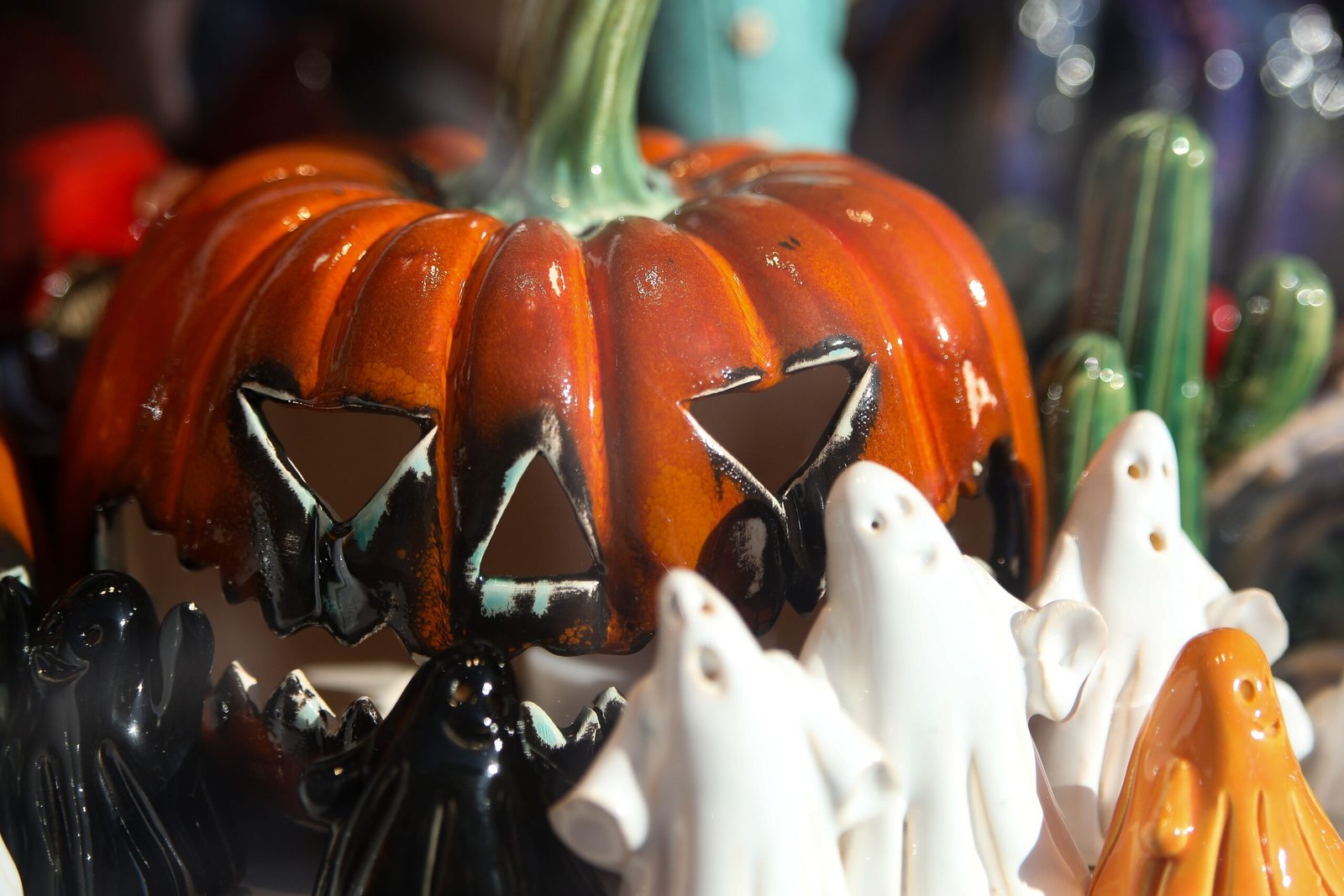 5 Vintage Halloween Treasures to Scoop Up on Facebook Marketplace Before October