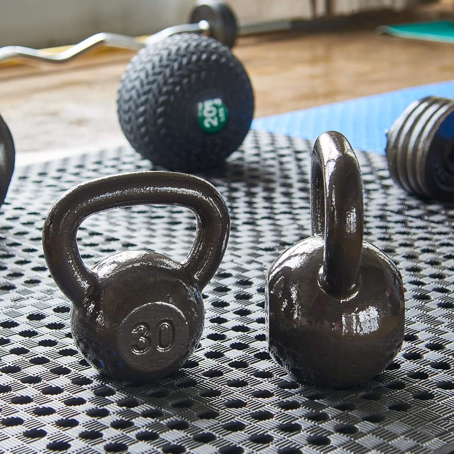 Signature-Fitness-Kettlebell-Solid-Smooth-AdjustableCast-IronRubber-Base-for-Strength-Training-Home-Gym.jpg