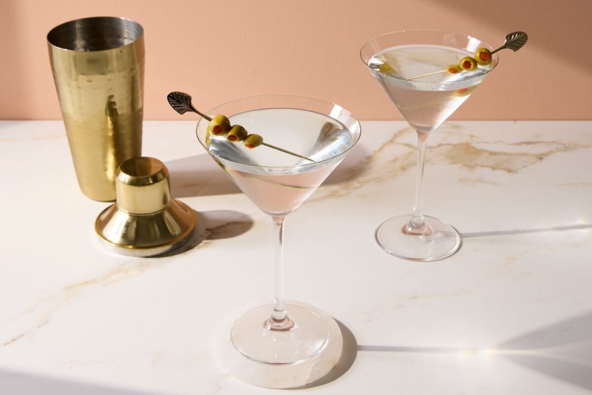 Classic Martini Recipe (With Video and Step-by-Step)