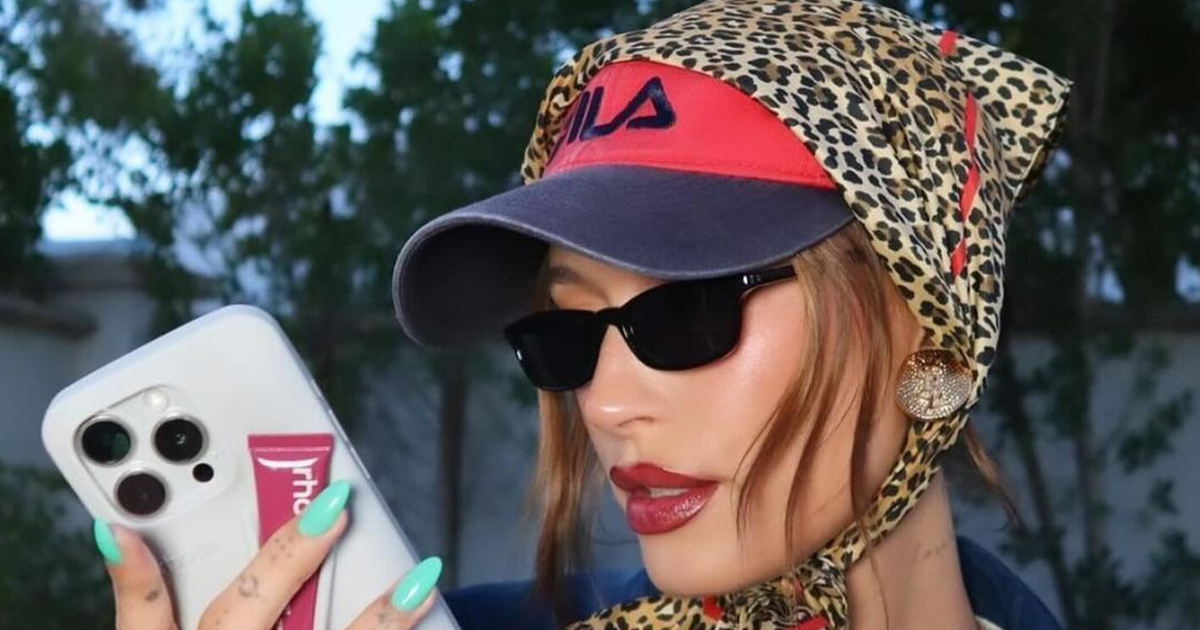 39 Bandana Hairstyles That Prove It's the Perfect Hair Accessory