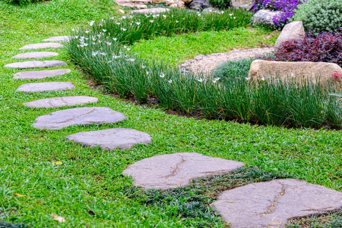How to Lay a Stone Garden Path