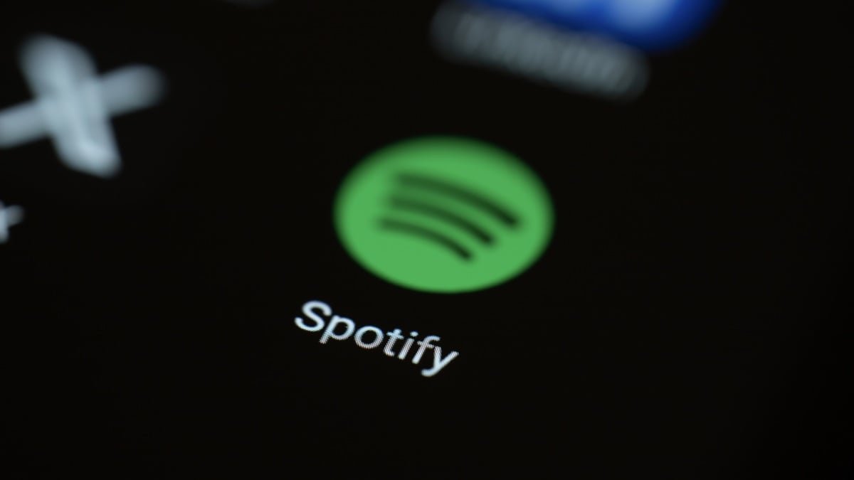 Spotify Just Partnered With One of Amazon's Best Bookselling Rivals
