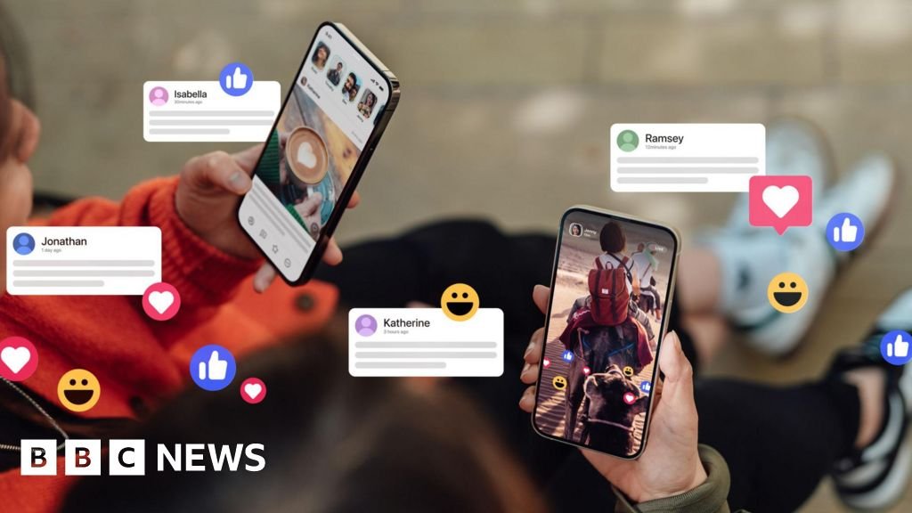 Excessive social media 'negatively impacts wellbeing'