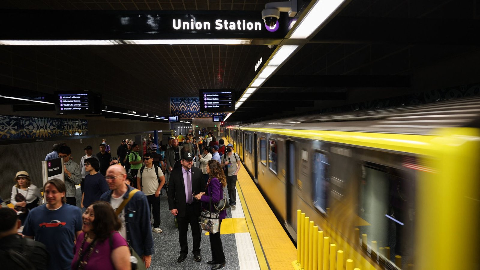 The Los Angeles metro at rush hour