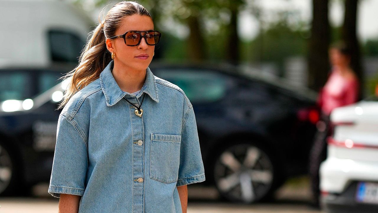 Jeans With White Sneakers Are Anything but Boring With This Simple Styling Trick